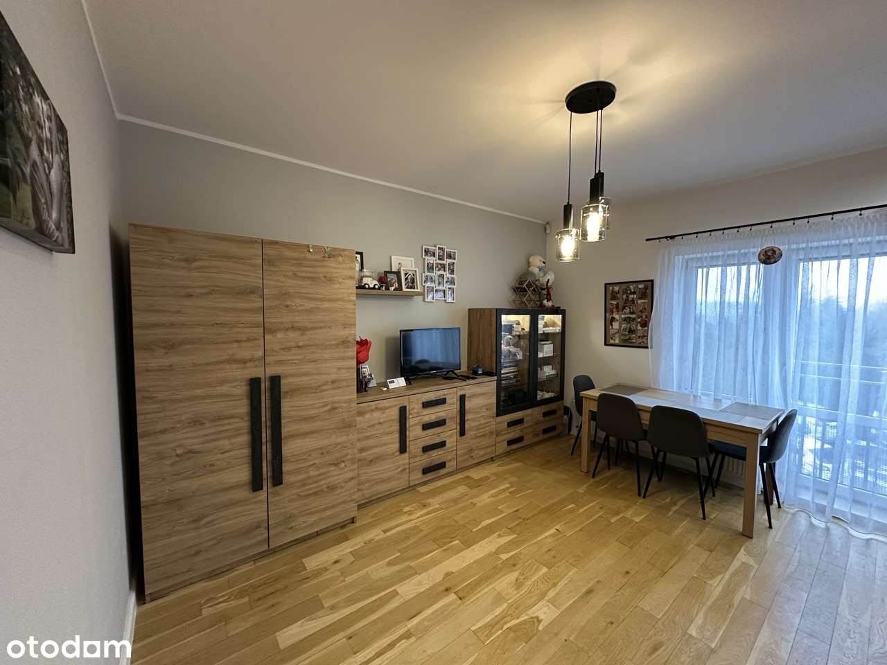 Wykończone i umeblowane mieszkanie z miejscem parkingowym-0