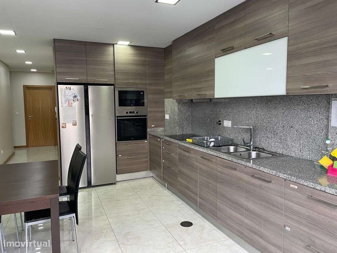 QUARTO (Suite com casa de banho privada),centro de Oliveira de Azeméis - Grande imagem: 4/15