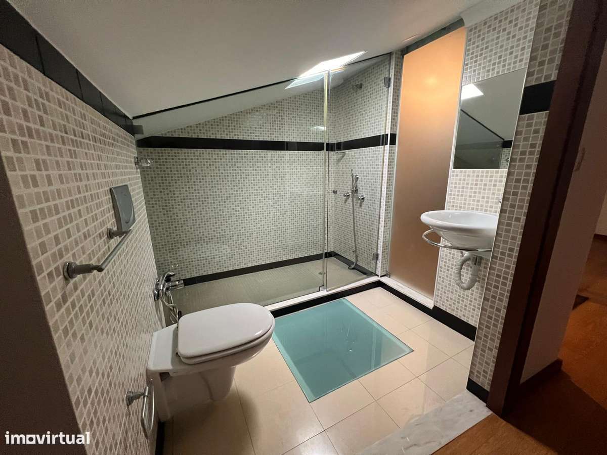 Moradia T4+2  3 Frentes monte dos Burgos-5