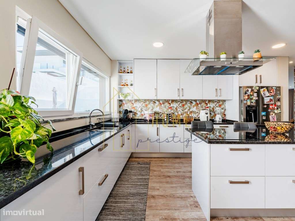 Moradia T4 na Urbanização Jardins de Santiago- Setúbal-11