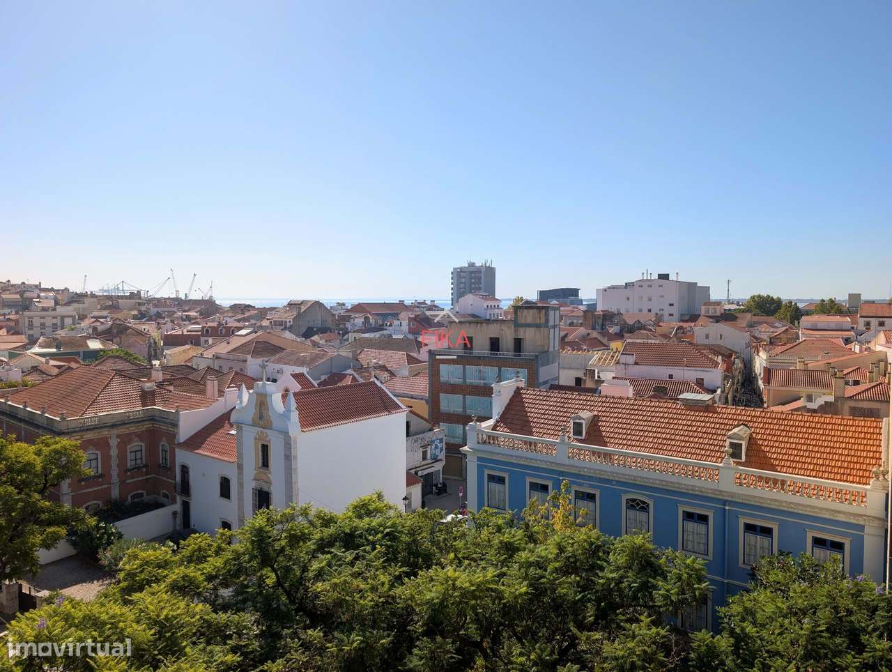 Apartamento T3 totalmente remodelado no centro de Setúbal-22