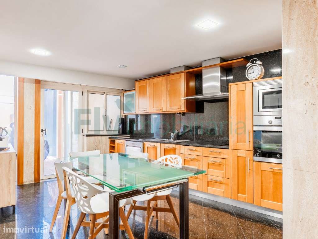 Moradia T3 em Fermentões com Piscina e Zona de Churrasqueira-9