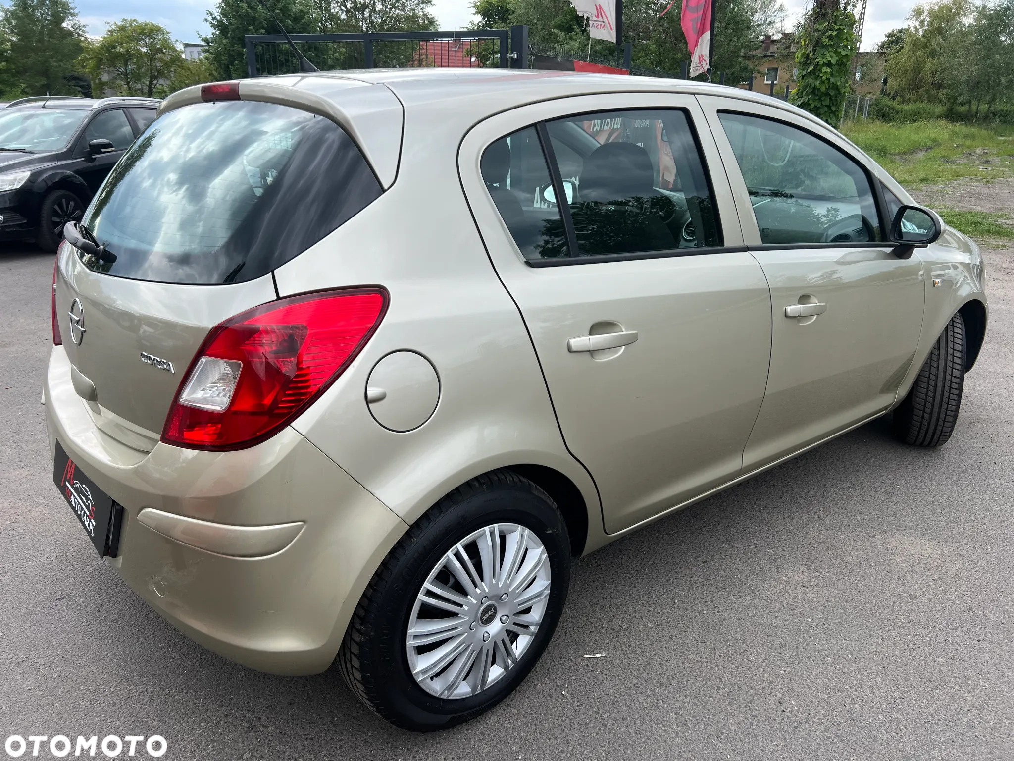 Opel Corsa 1.2 16V Cosmo - 9