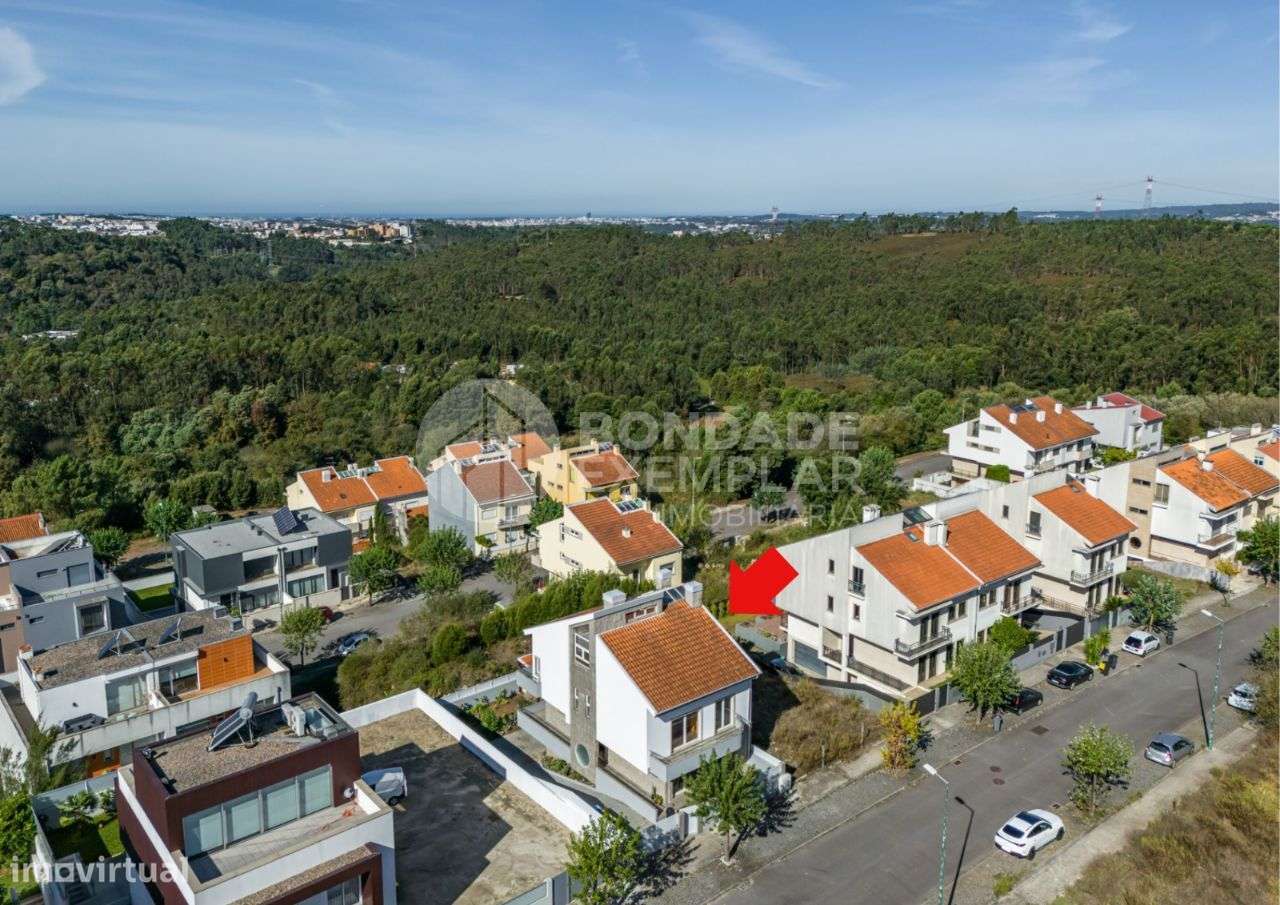 Excelente Moradia V4 - Quinta de Lousã - Valongo-40