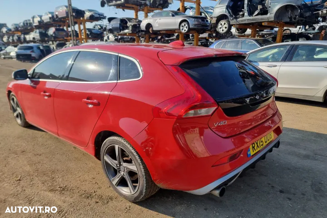 dezmembrez Volvo V40 R-design 2015, motor 1.6 D2 114cp cod motor D4162T  cutie de viteze manuala 6+1 trepte  jante r17 injector pompa turbo dezmembrari piese - 3