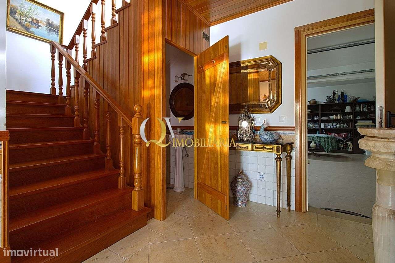 Excelente Moradia V4 para venda sita nos Jardins da Parede-6