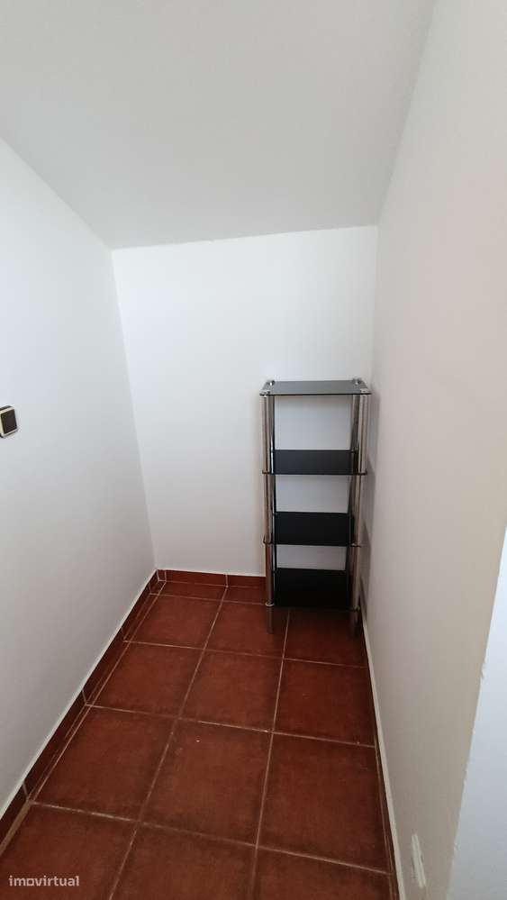 T3 com Arrecadação e Terraço, Pronto a habitar-33