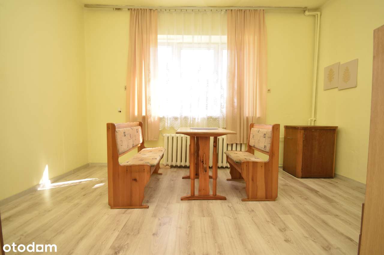 Przestronny bliźniak z dużą działką-2