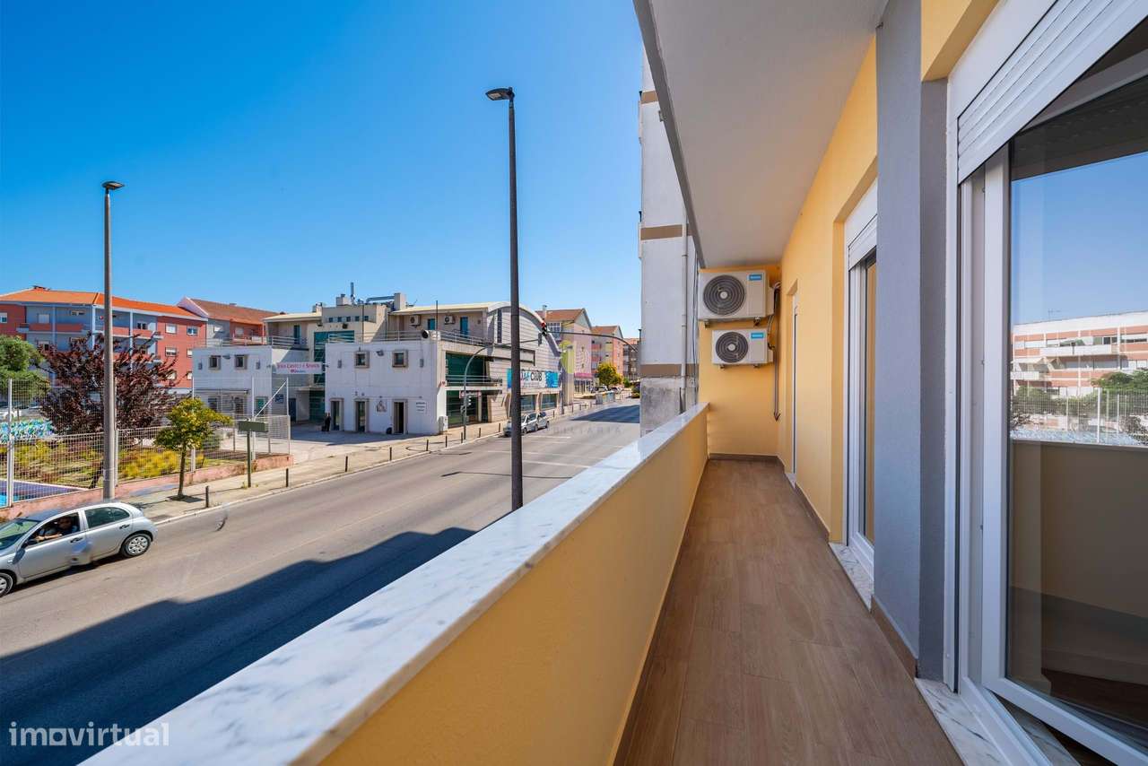 Apartamento T4 Remodelado – Conforto e Modernidade no Barreiro-23