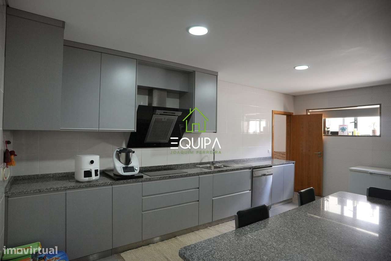 MORADIA ISOLADA T3+T2-26