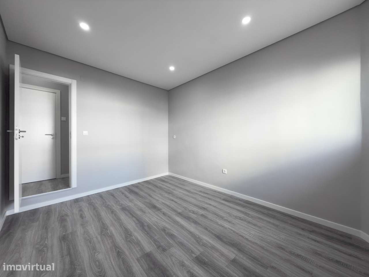 Apartamento T3 com logradouro, totalmente renovado-23