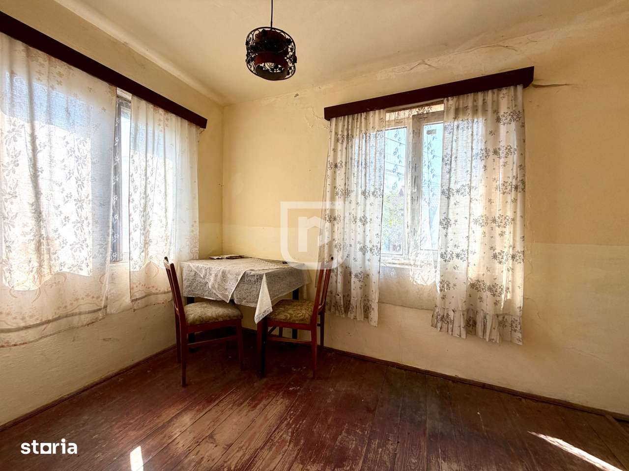 Casa cu 500mp teren, pozitie buna, centrala, utilitati-4