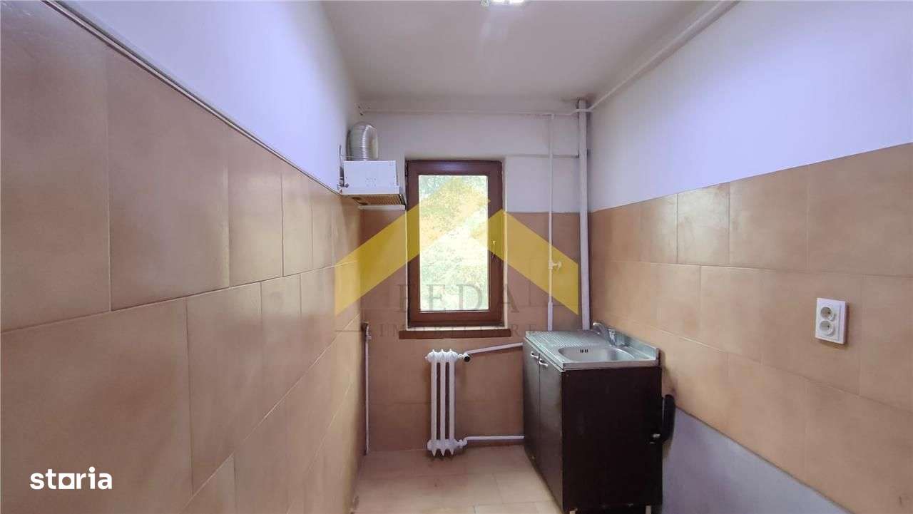 Apartament 2 camere de vanzare zona Boul Rosu - Imagine principală: 2/6