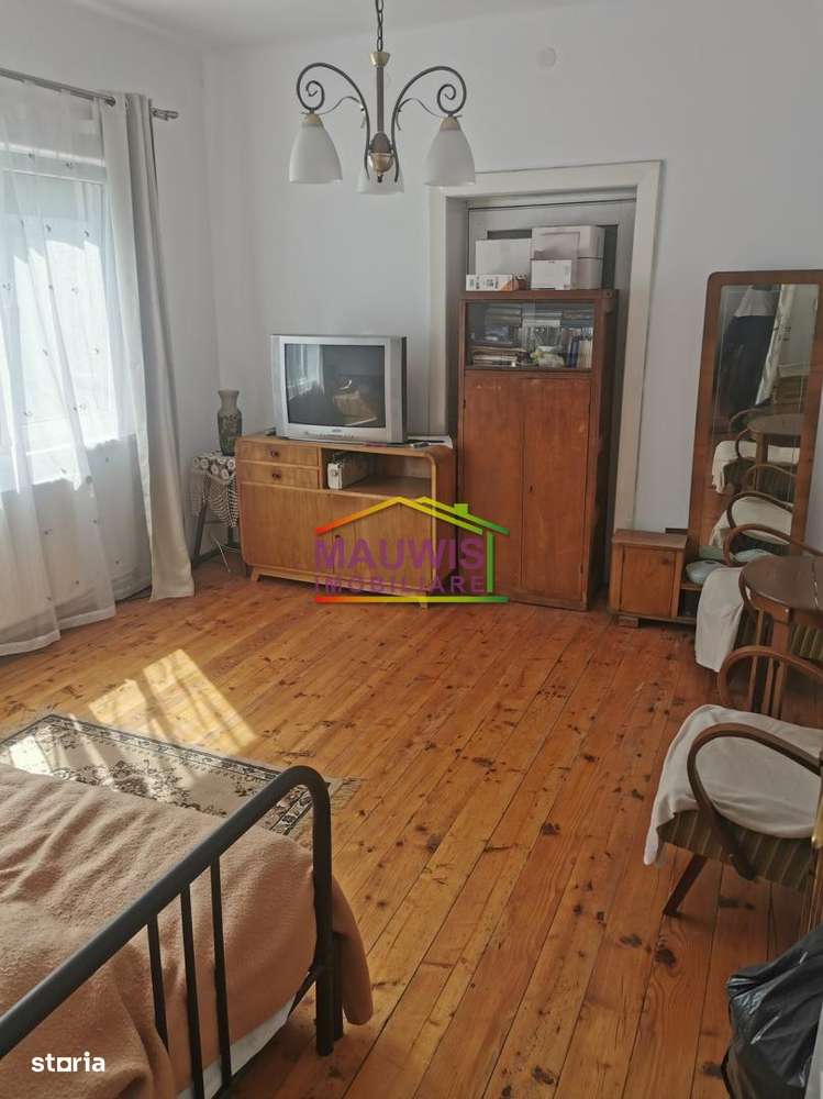 Casa P+S cu teren, in Breaza - vis-a-vis de Liceul Militar - Imagine principală: 5/15