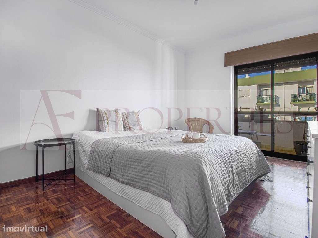 Apartamento T2 Luminoso e Remodelado em Zona Tranquila da Rinchoa-8