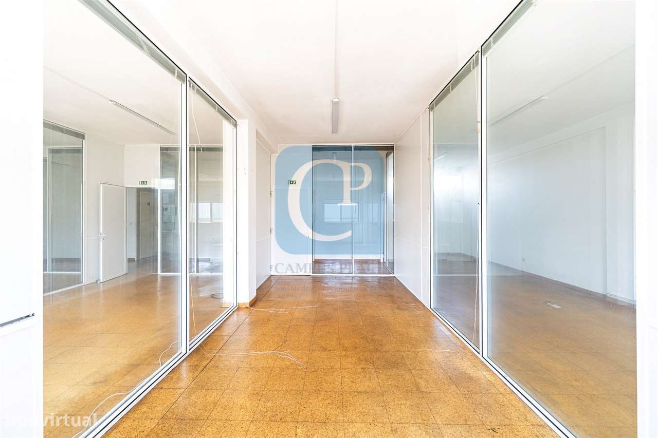 Espaço comercial para serviços ou escritório em Leça da Palmeira-6