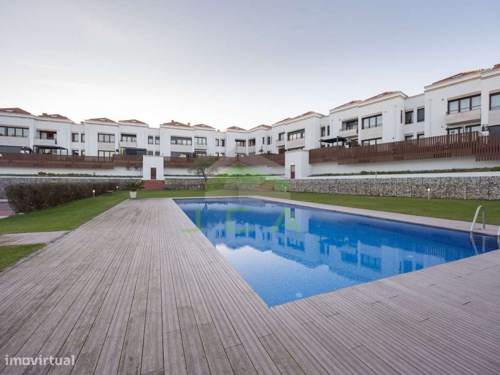 Excelente apartamento T4 com terraço e piscina-33