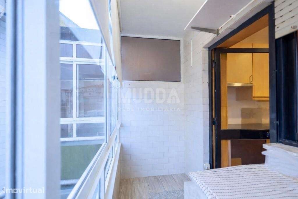 Magnífico Apartamento T2 Recuado no Último Andar com Terraço e Churras-11