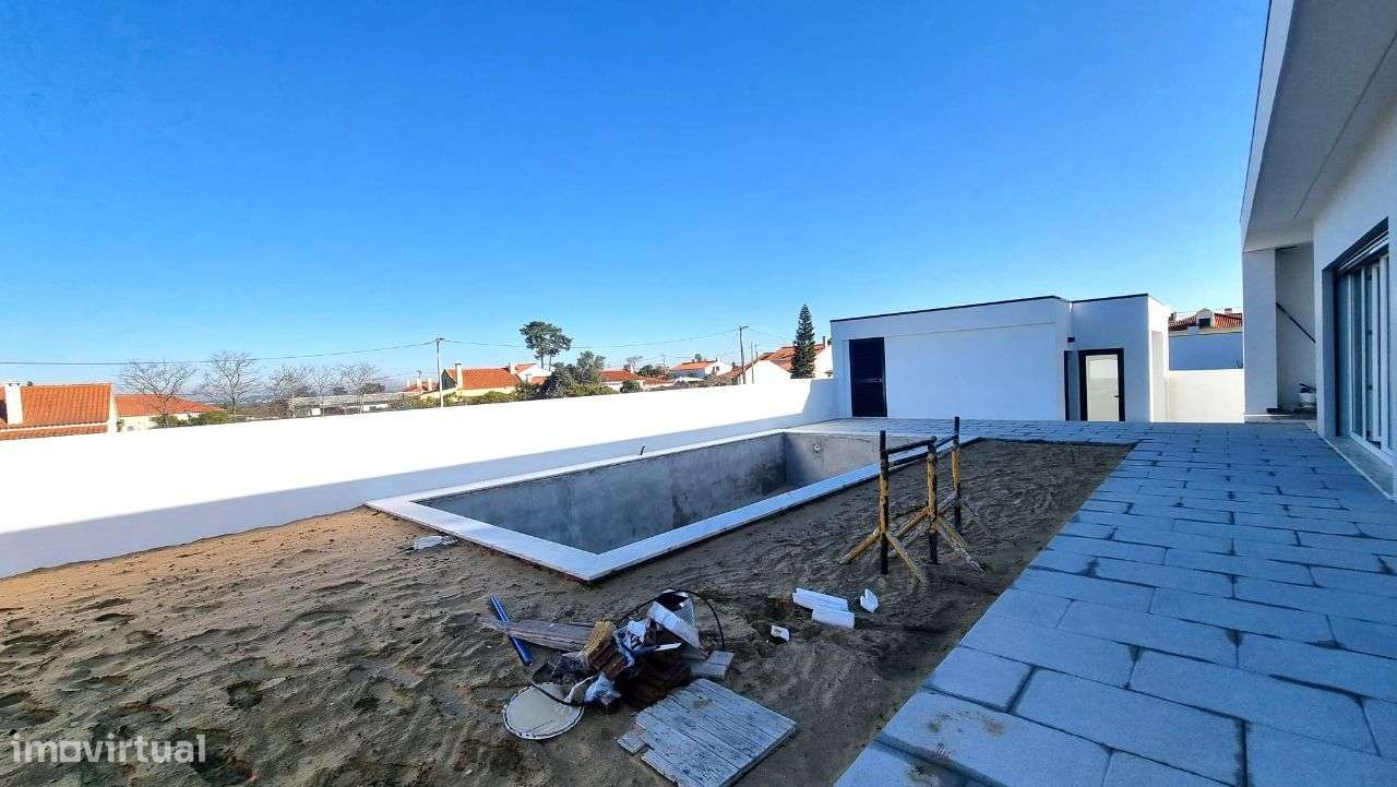Moradia Térrea, com piscina – Azeitão-22
