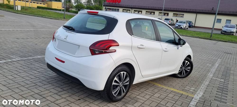 Peugeot 208 PureTech 68 Like - 4