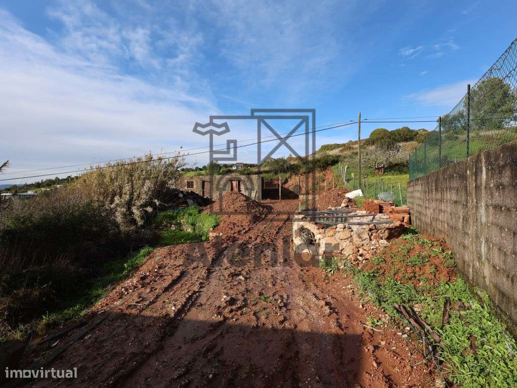 Moradia para restauro em Alenquer-24