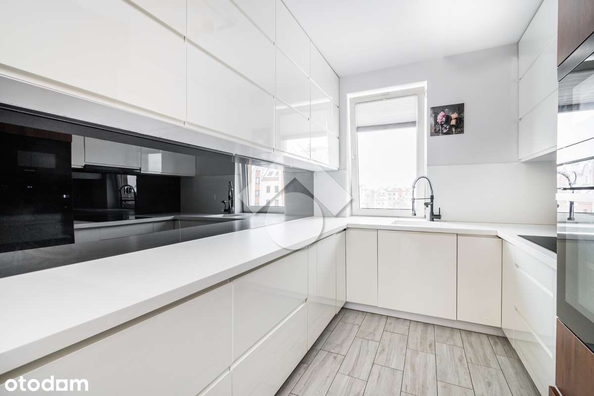 Jasne 2 pokoje w kameralnym budynku - gotowe do zamieszkania!-0