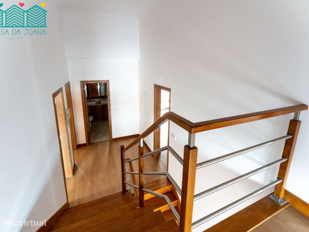 Moradia T5 com Jardim e Garagem em Oeiras-31