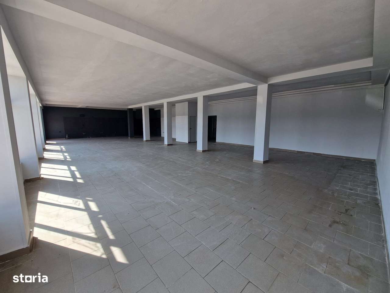 Spațiu comercial de închiriat în comuna Ciofrângeni, județ Argeș. - Imagine principală: 5/14