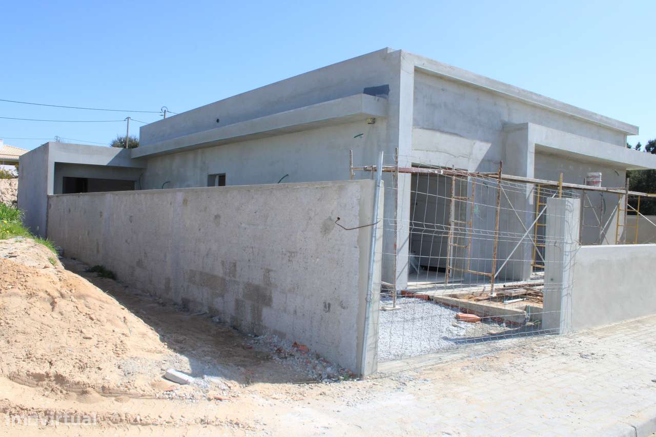 Moradia T3 isolada com piscina e garagem em Palmela Quinta da Marques-5