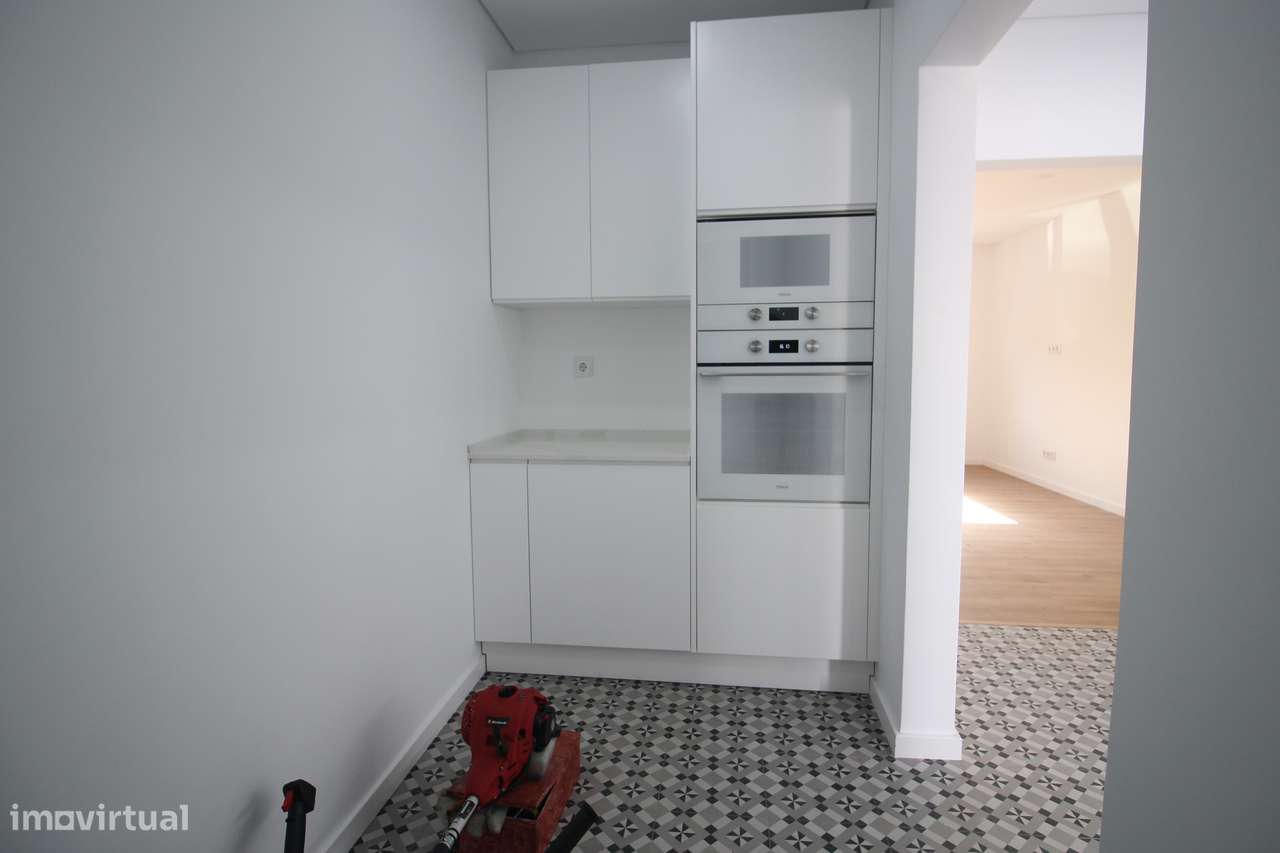 Rc de moradia com Quintal e estacionamento no Seixal-7