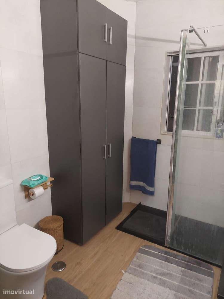 Andar de moradia rés-do-chão com excelente espaço exterior.-10