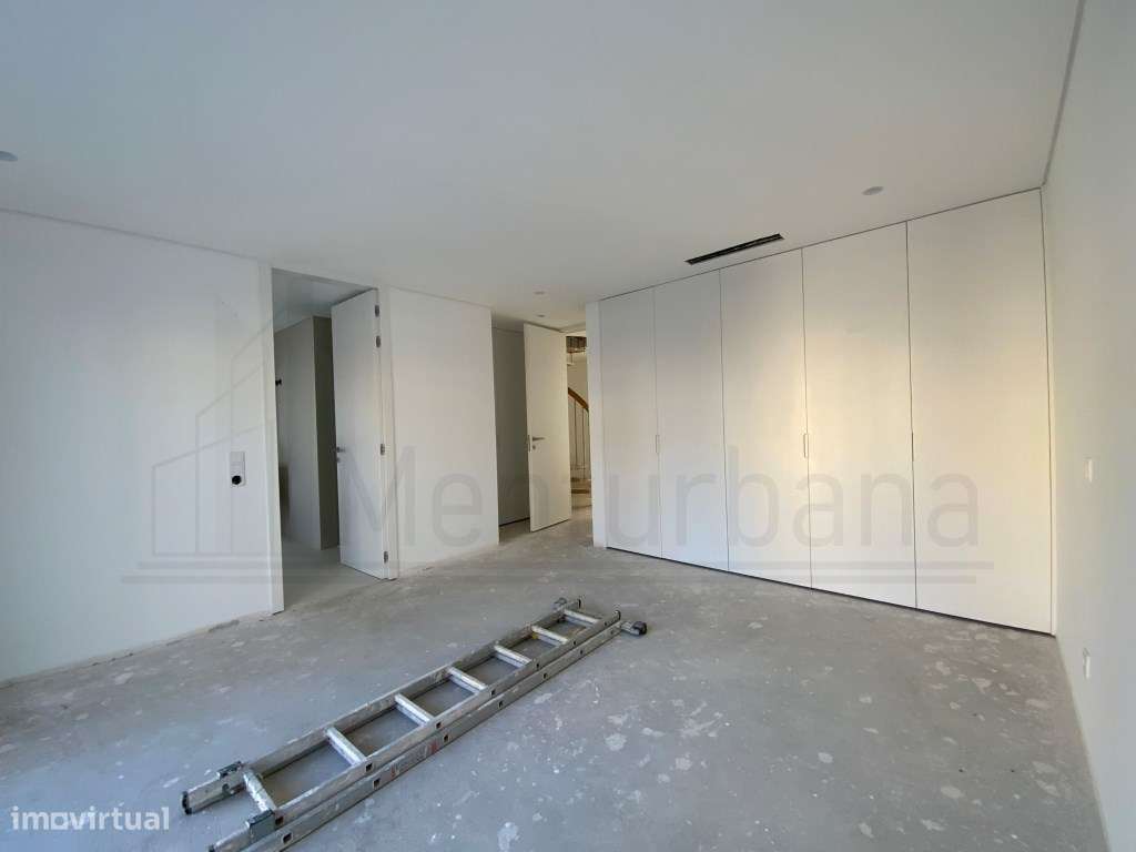 MORADIA T4 EM CONDOMÍNIO COM PISCINA - SÃO PEDRO DO ESTORIL - ESTORIL-21