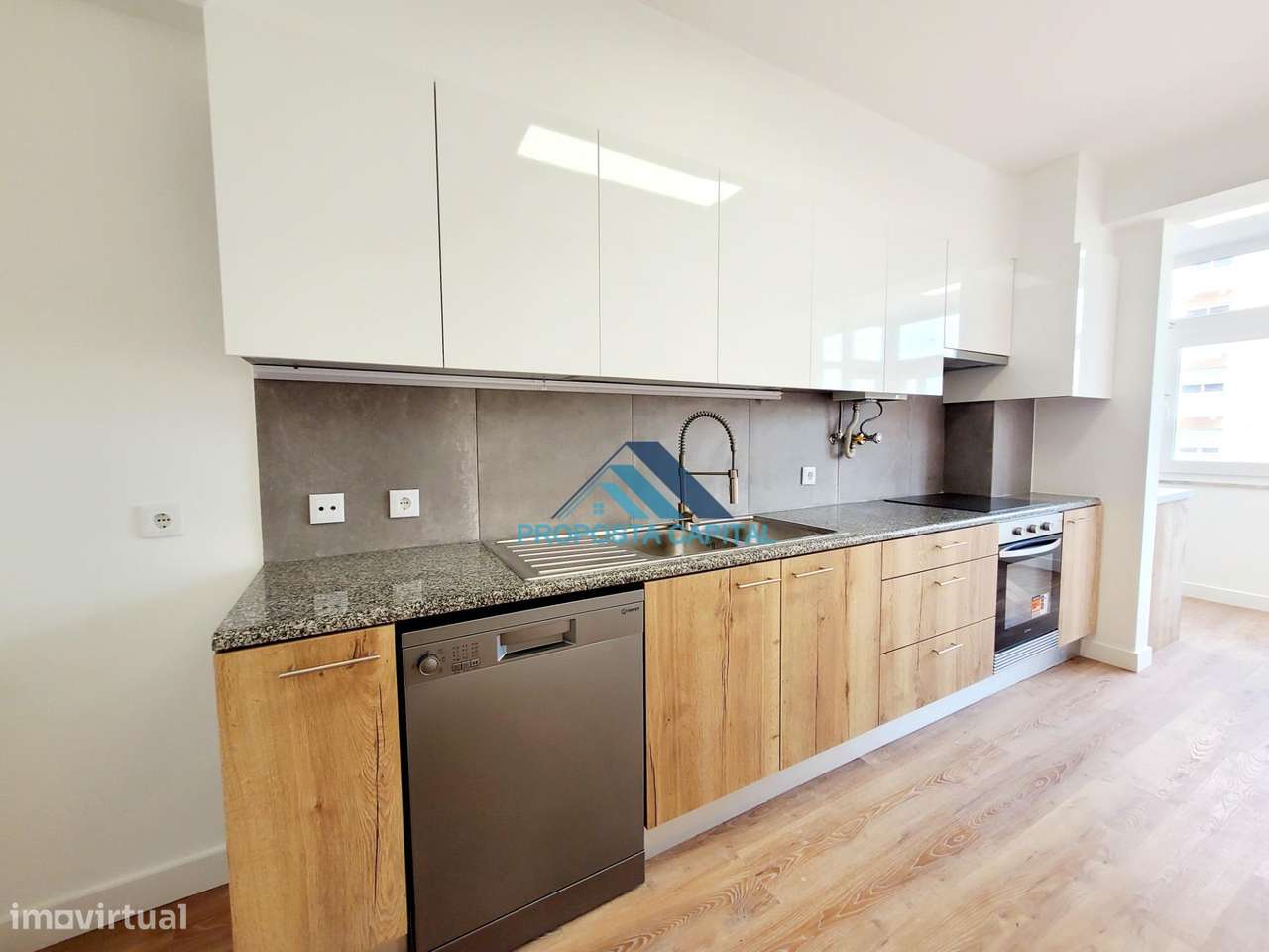 APARTAMENTO T3 TOTALMENTE REMODELADO | ESTRADA DA LUZ - COM GARAGEM-12