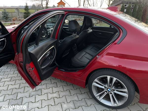 BMW Seria 3 328i xDrive Sport-Aut Sport Line - 13