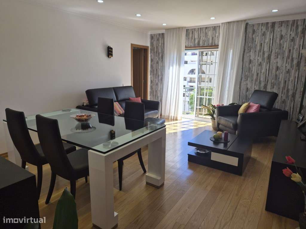 Magnífico T1 com 85 m² no Centro de Quarteira - A Passos da Praia-4