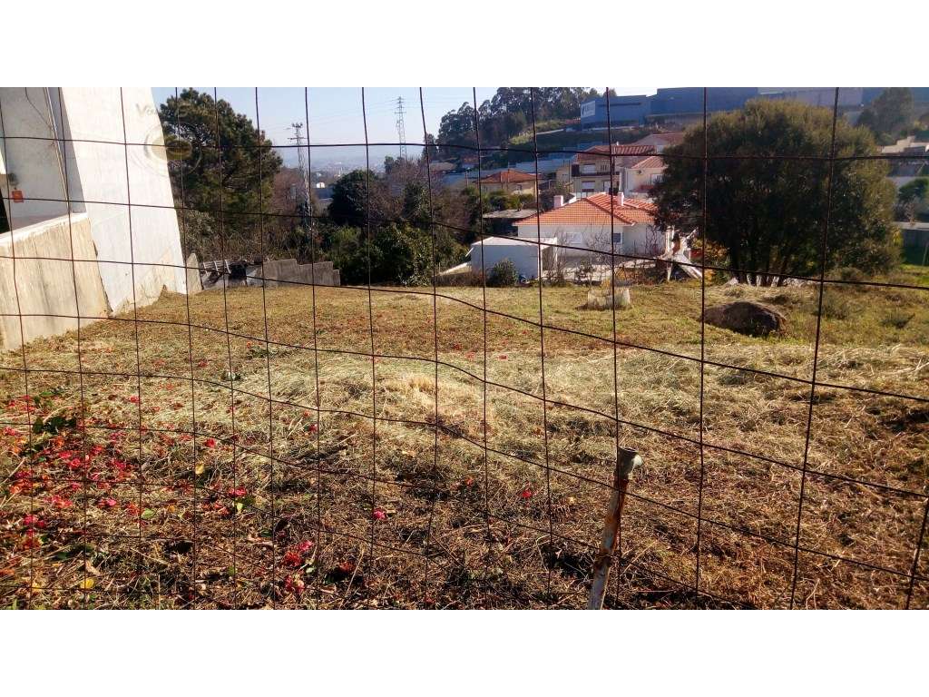 TERRENO PARA CONSTRUÇÃO COM 3 FRENTES - VILA NOVA DE GAIA - Grande imagem: 4/8