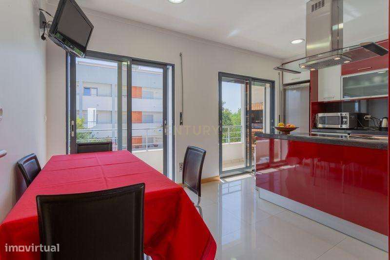 Amplo apartamento com 4 Assoalhadas e garagem,  na Quinta do Bom Retir - Grande imagem: 4/46