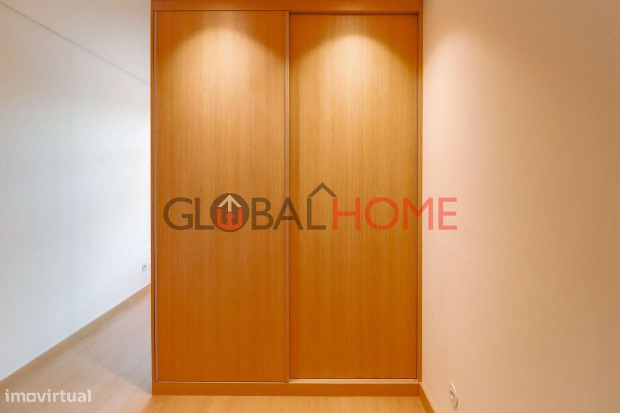 Apartamento T2 Renovado com Terraço em Fânzeres-38