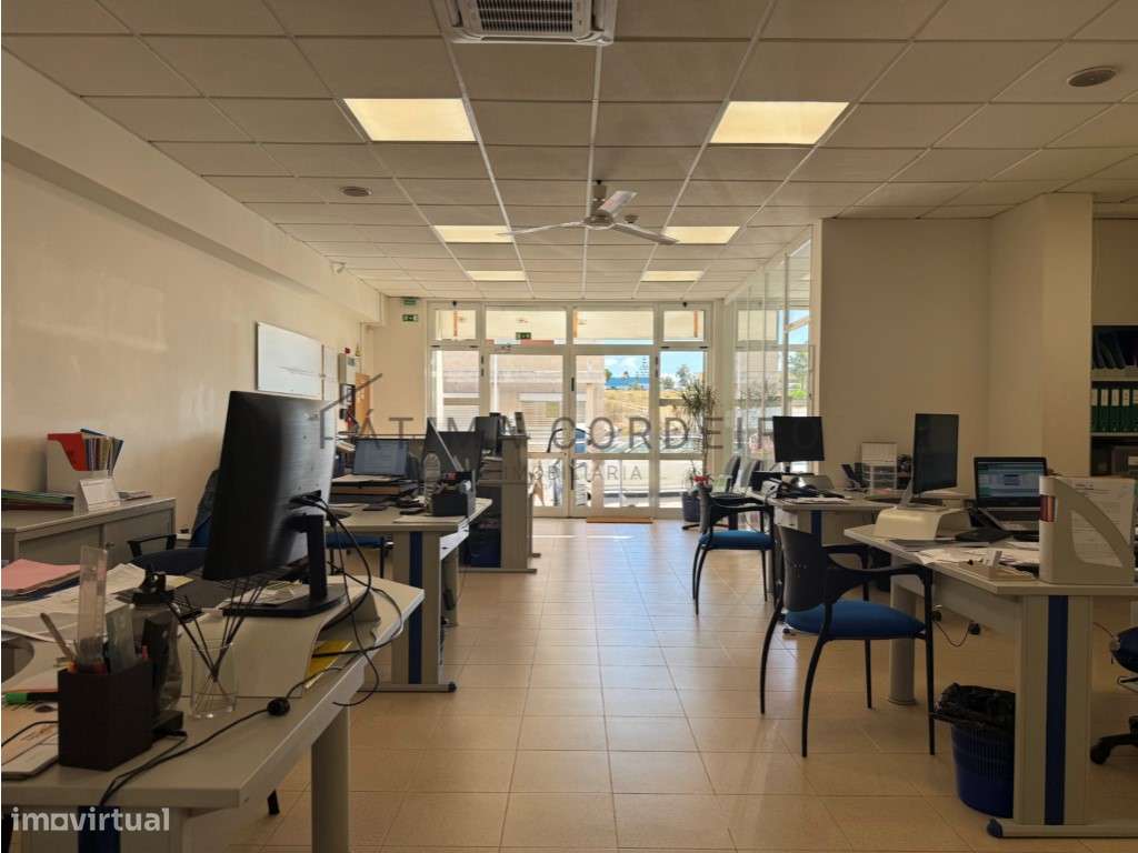 Espaço comercial para venda , localizada em Santa Marta do Pinhal, ... - Grande imagem: 2/21