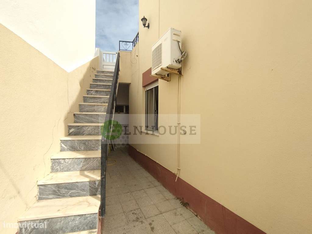 Moradia T2+2 com quintal e terraço, Azinhal-44