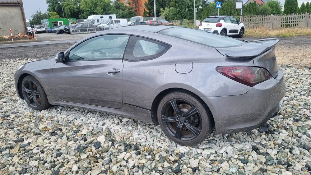 Hyundai Genesis 2011
