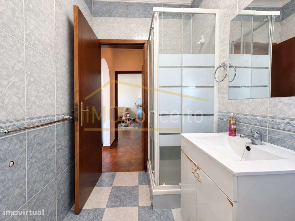 MORADIA T3 COM 2 ANEXOS| PISCINA| EXCELENTE LOCALIZAÇÃO E POTENCIAL...-11