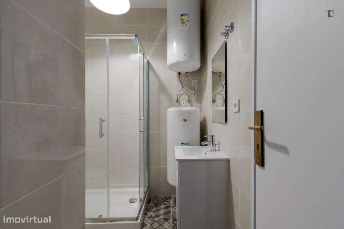 Quarto - localizado em Amadora Lisbon - Grande imagem: 2/18