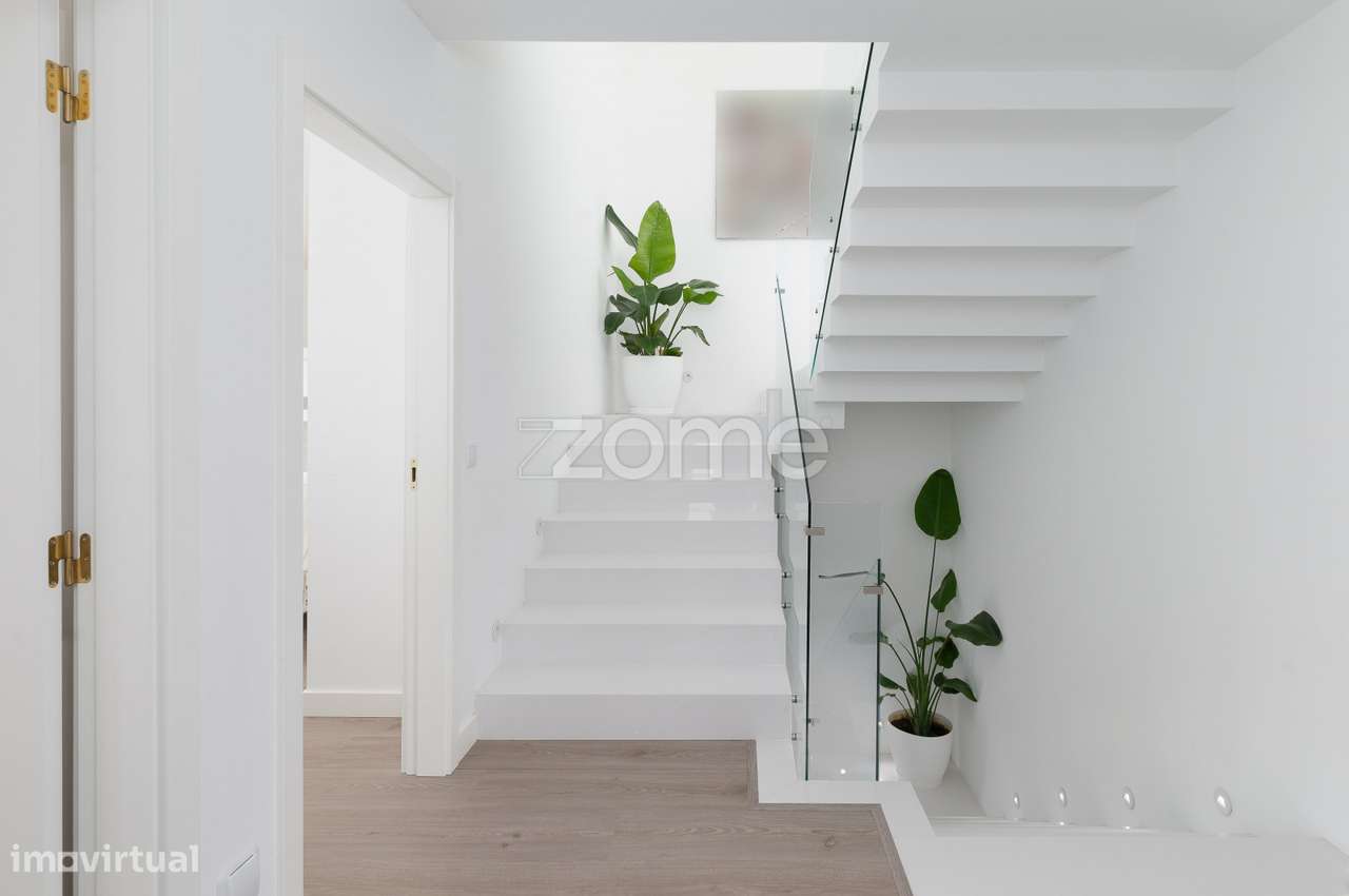 Moradia T4 Bª São Sebastião - Famões-16