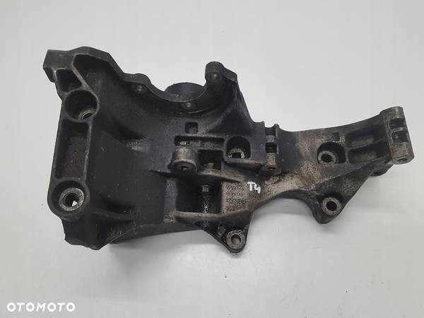 ŁAPA ALTERNATORA 03G903143D BLB A4 B7 2.0 TDI - 1