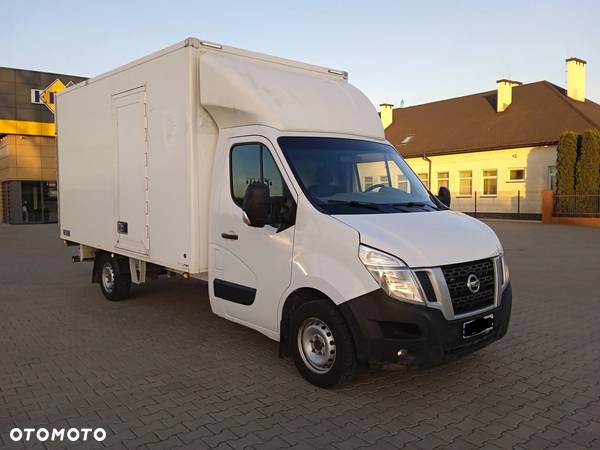 Nissan NV400 - 1