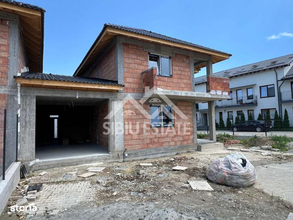 Casa individuala cu garaj , curte generoasa - Imagine principală: 3/19