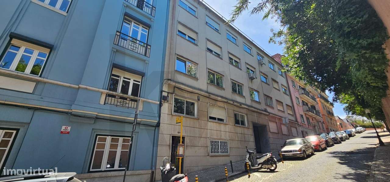 Apartamento T4 para recuperar, 118 m2, arrecadação, perto Hotel Olissi - Grande imagem: 2/33