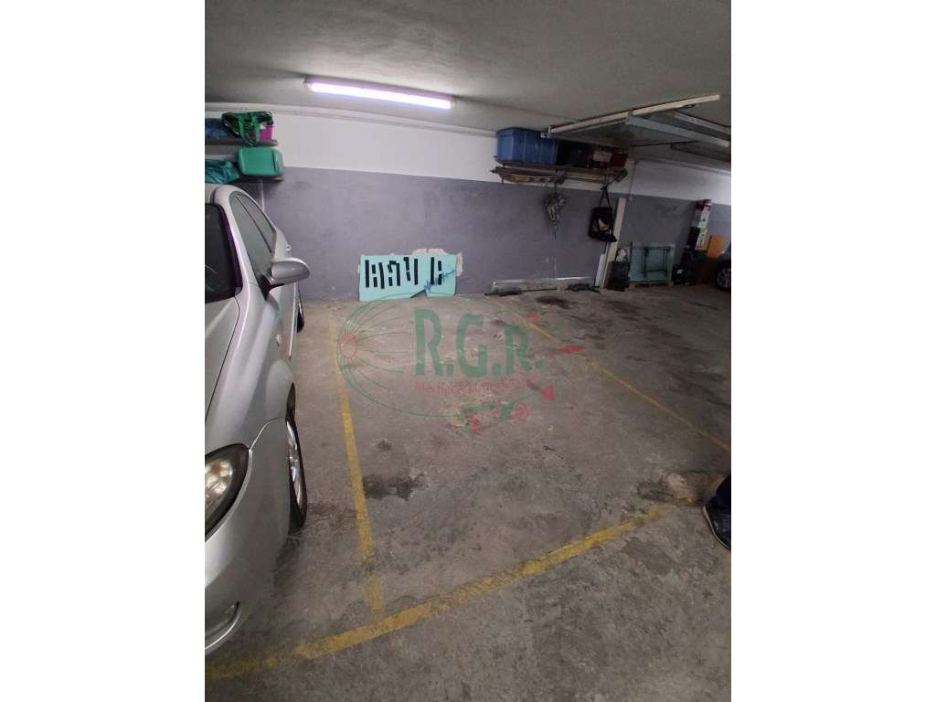 T2 Próximo ao Metro da Campainha/ Estação de Comboio-19