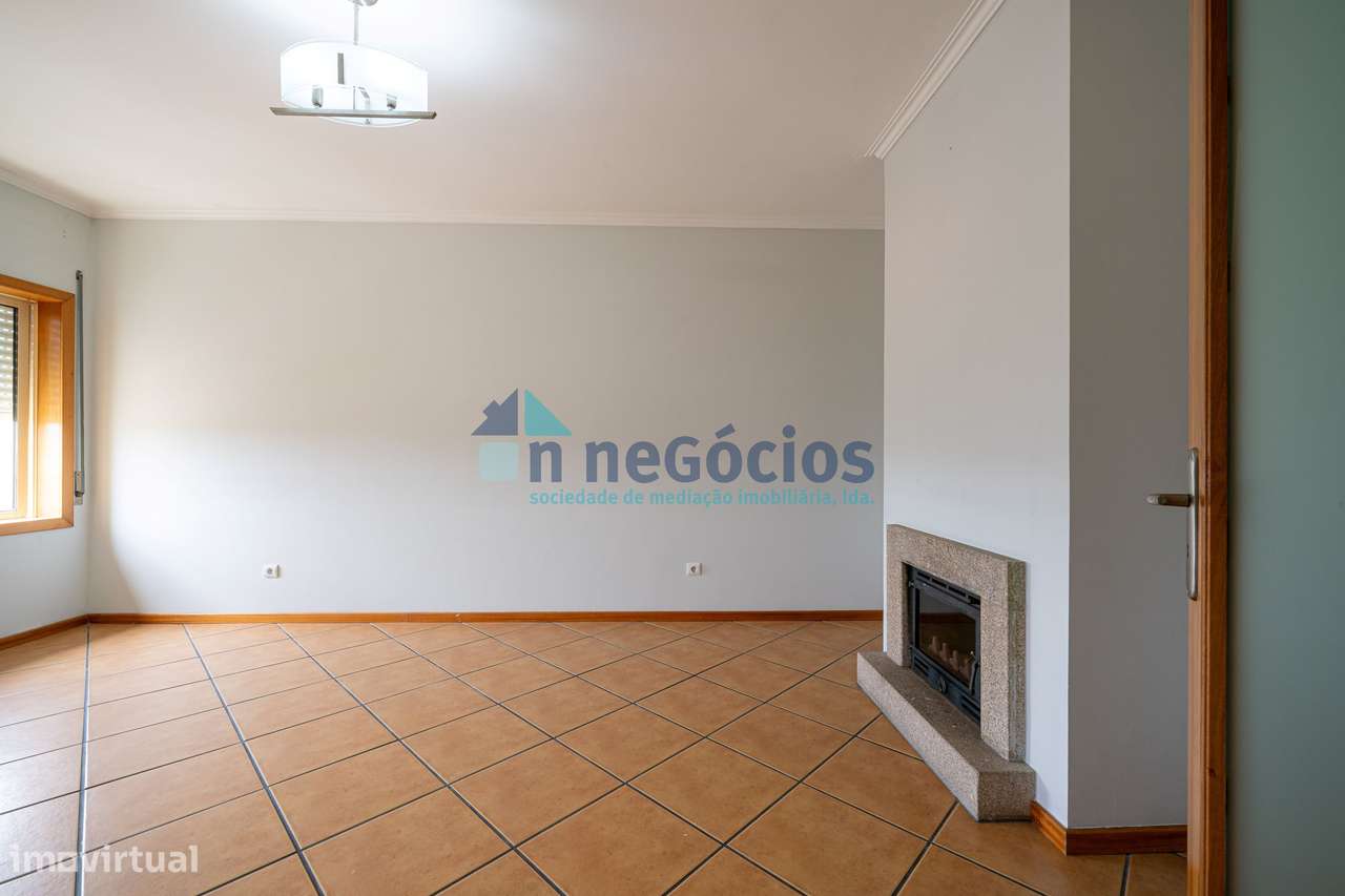 Apartamento t1 com lugar de garagem em O. Azeméis-13